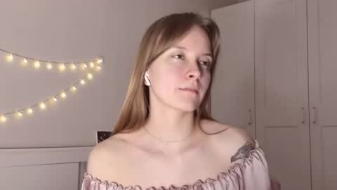 Naomi online show from 02-12-26, 06:36