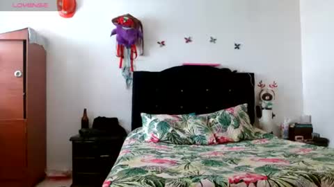 Naomi online show from 06-18-26, 07:07