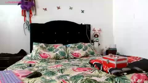 Naomi online show from 06-19-26, 04:11