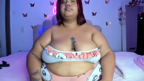 Snapshot of naomiasha_ chatting on 10-25-25, 01:46 online show from 10-25-25, 01:46