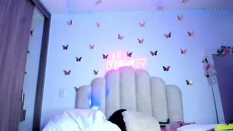 Snapshot of naomiasha_ chatting on 10-26-25, 11:42 online show from 10-26-25, 11:42