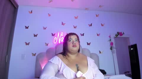 Snapshot of naomiasha_ chatting on 11-17-25, 10:26 online show from 11-17-25, 10:26