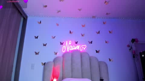Snapshot of naomiasha_ chatting on 11-25-25, 11:27 online show from 11-25-25, 11:27