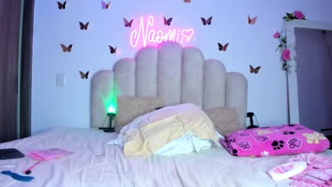 Snapshot of naomiasha_ chatting on 11-28-25, 12:02 online show from 11-28-25, 12:02