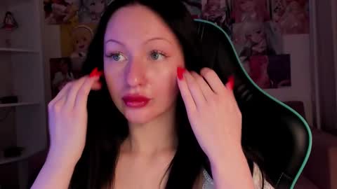 Naomi online show from 11-18-25, 05:12