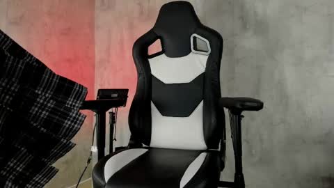 Heidy  online show from 05-13-26, 03:48