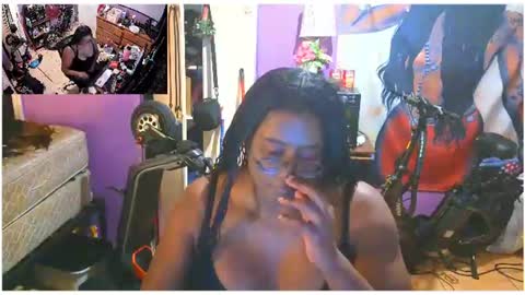 Snapshot of naomifux chatting on 07-08-26, 12:59 Naomi online show from 07-08-26, 12:59