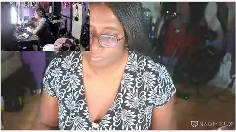 Snapshot of naomifux chatting on 07-27-26, 07:21 Naomi online show from 07-27-26, 07:21