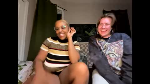 Naomigiirl6 online show from 12-30-24, 12:11