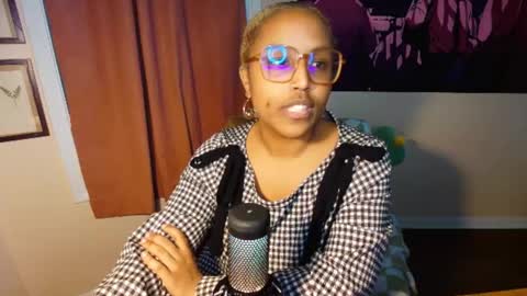 Naomigiirl6 online show from 02-06-25, 01:43