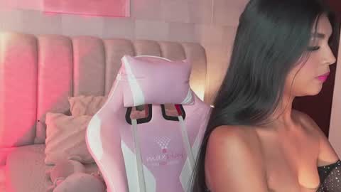 Snapshot of naomigray__ chatting on 07-11-26, 07:16 Naomi-Gray online show from 07-11-26, 07:16