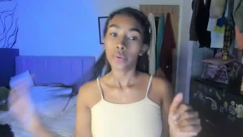 Naomii online show from 01-13-25, 07:21