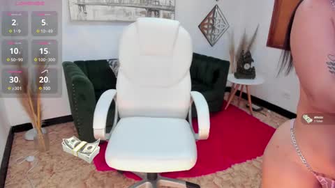 Naomi Campbell online show from 03-04-25, 01:28