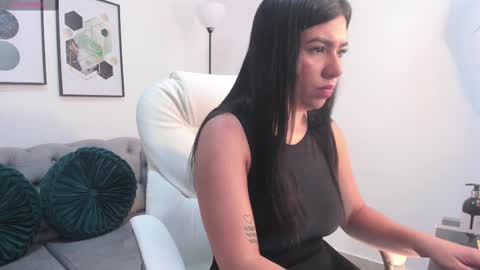 Naomi Campbell online show from 09-23-25, 05:05