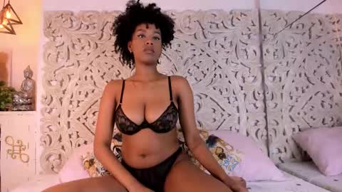 Naomi online show from 02-06-26, 01:47