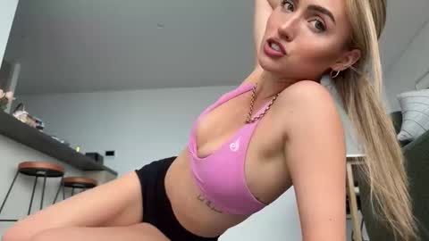 naomirhoades online show from 02-04-25, 10:45