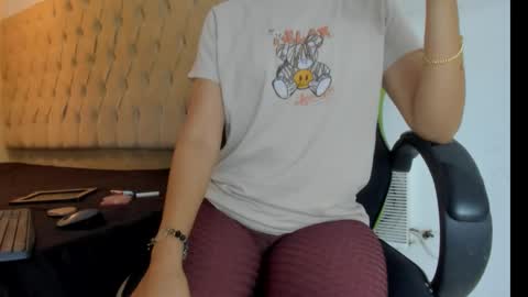 naomis_35 online show from 02-10-26, 08:13