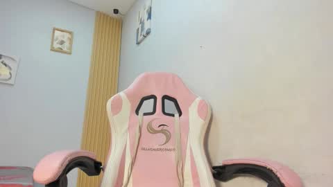 naomis_35 online show from 03-06-26, 07:54