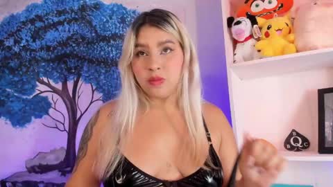 Laura  online show from 04-25-26, 05:54