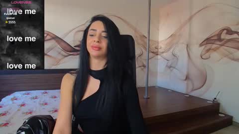 Snapshot of naomiscarlett chatting on 01-17-25, 11:06 NaomiScarlett online show from 01-17-25, 11:06