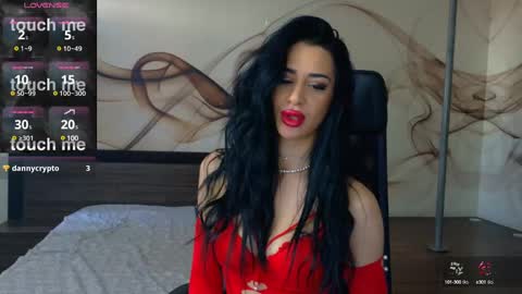 Snapshot of naomiscarlett chatting on 02-14-25, 11:31 NaomiScarlett online show from 02-14-25, 11:31
