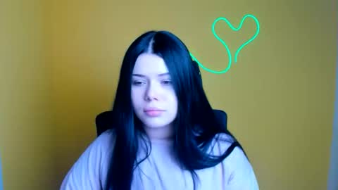 Naomi online show from 10-18-25, 05:35