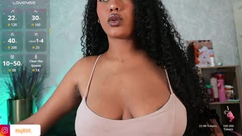 Naomi     online show from 03-31-26, 09:32