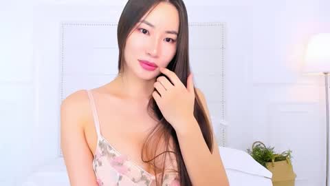 Naomi online show from 12-04-25, 02:32