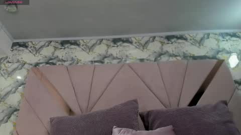 Naomy online show from 04-24-26, 11:56