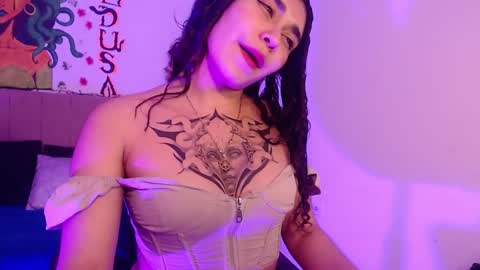 Snapshot of naomybenedetti chatting on 01-05-25, 05:30 Nao online show from 01-05-25, 05:30