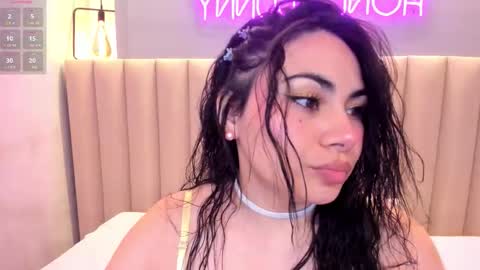 Naomy  online show from 01-14-26, 09:52