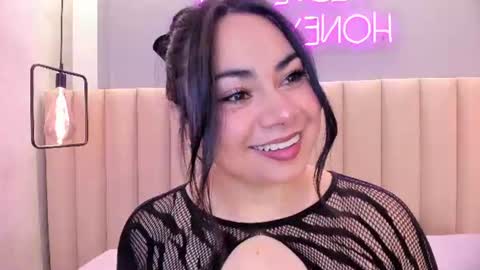 Naomy  online show from 06-10-26, 10:47