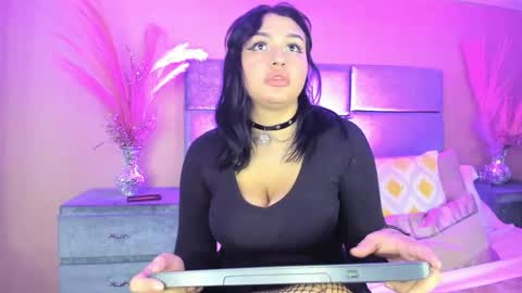 Naomy online show from 04-22-26, 08:43