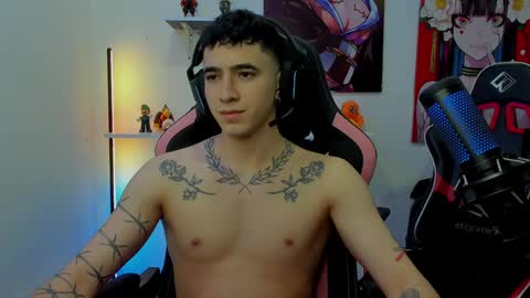 Snapshot of naranjo_seb chatting on 12-14-24, 05:07 sebastian online show from 12-14-24, 05:07