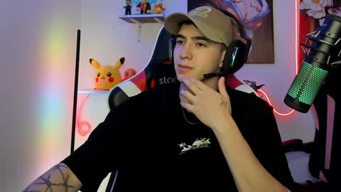 Snapshot of naranjo_seb chatting on 01-21-25, 02:54 sebastian online show from 01-21-25, 02:54