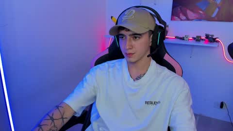 Snapshot of naranjo_seb chatting on 02-04-25, 08:56 sebastian online show from 02-04-25, 08:56