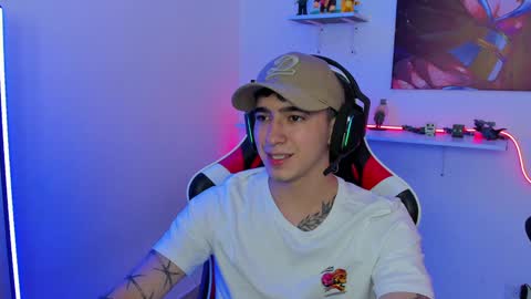 Snapshot of naranjo_seb chatting on 02-05-25, 09:25 sebastian online show from 02-05-25, 09:25