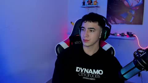 Snapshot of naranjo_seb chatting on 02-14-25, 04:58 sebastian online show from 02-14-25, 04:58