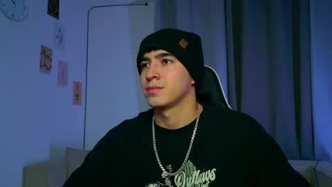 Snapshot of naranjo_seb chatting on 09-25-25, 04:49 sebastian online show from 09-25-25, 04:49