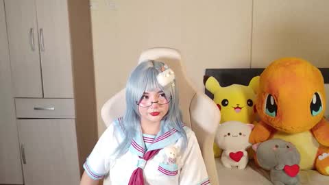 Naree online show from 11-17-25, 01:39