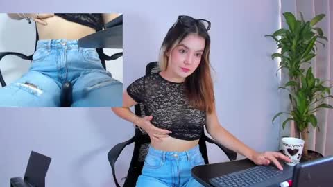 Snapshot of nashlyfontanna chatting on 06-05-26, 01:28 Nashly Fontana online show from 06-05-26, 01:28