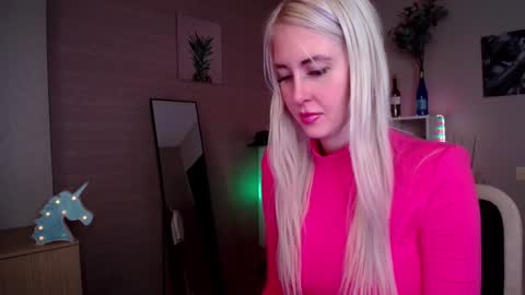 Snapshot of nastasya_cute chatting on 12-17-24, 05:07 Nastya online show from 12-17-24, 05:07