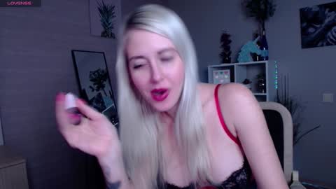 Snapshot of nastasya_cute chatting on 02-26-25, 01:43 Nastya online show from 02-26-25, 01:43