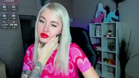 Snapshot of nastasya_cute chatting on 12-16-25, 01:43 Nastya online show from 12-16-25, 01:43