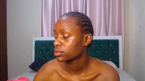 Snapshot of nasty_nique_ chatting on 10-14-25, 06:14 Nasty online show from 10-14-25, 06:14