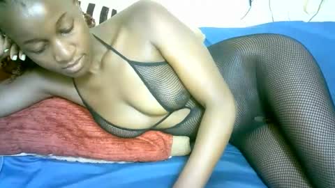 Marie online show from 11-24-25, 05:40