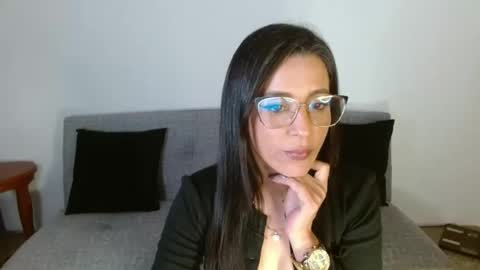 Snapshot of nat4youlove chatting on 02-11-25, 04:33 nathalia online show from 02-11-25, 04:33