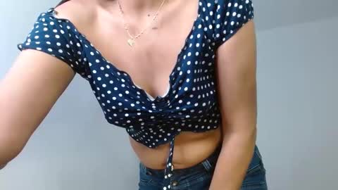 Snapshot of nat4youlove chatting on 02-20-25, 02:18 nathalia online show from 02-20-25, 02:18