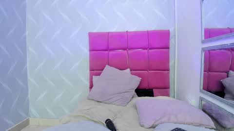 Naty  online show from 01-22-25, 06:31