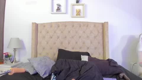 Snapshot of natalia_collinslim chatting on 02-16-25, 07:04 Natalia online show from 02-16-25, 07:04